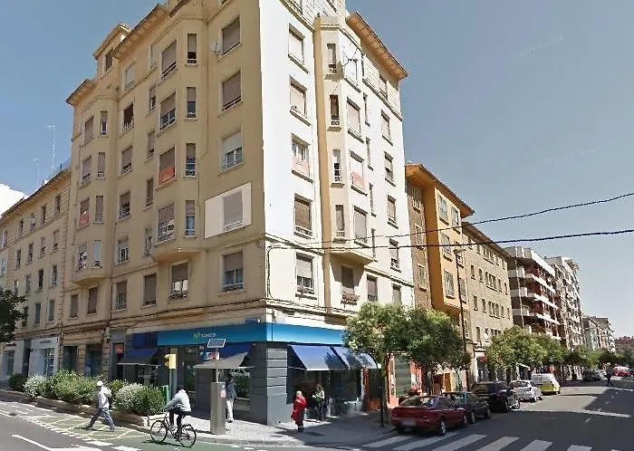 Pension Corona בית הארחה *